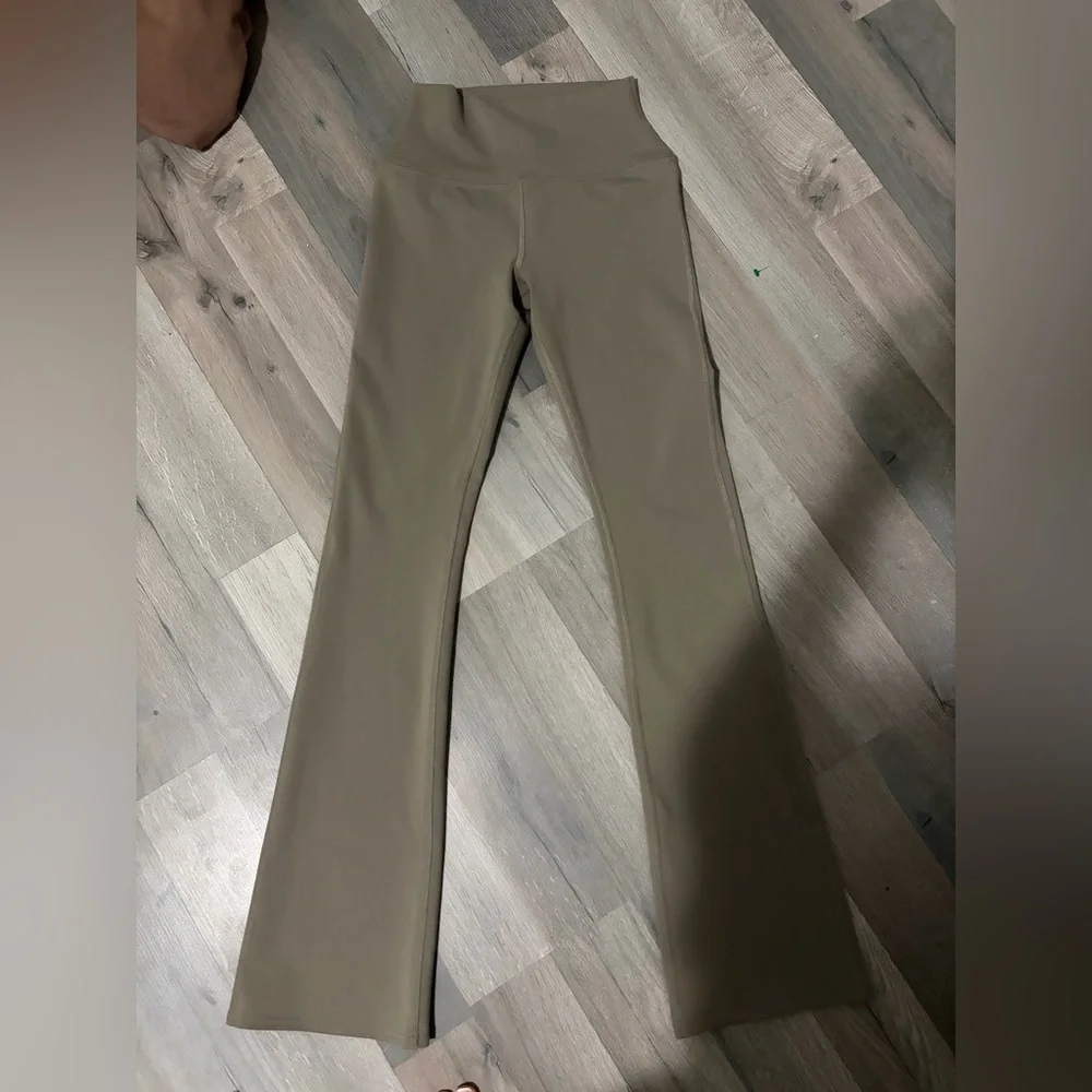 ALO Yoga Airbrush 7/8 Bootcut Leggings